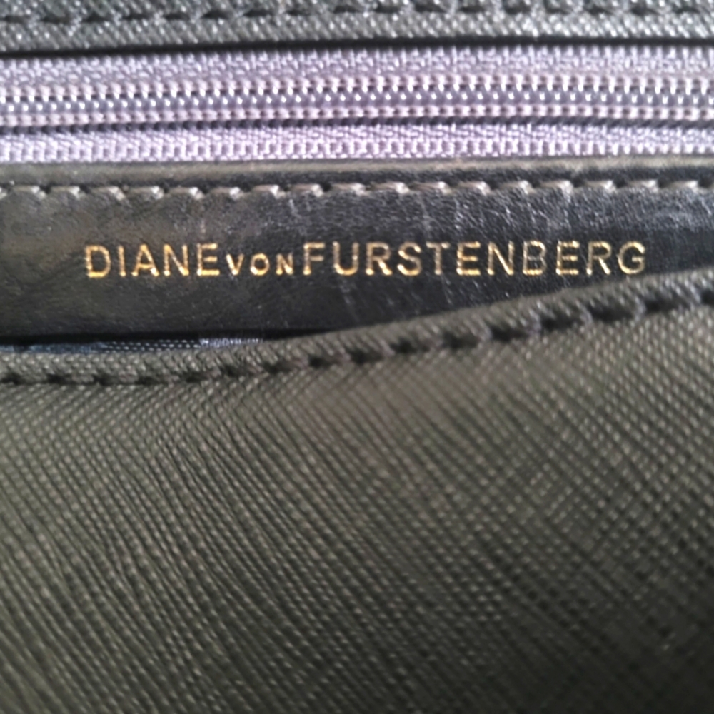 Diane Von Thurstenberg Elegant Black Tote Bag - Picture 7 of 7